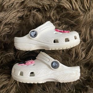 Toddler crocs. Size 7. Color white